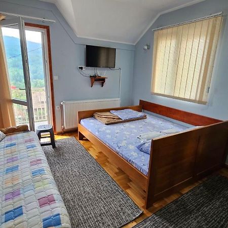 מוקרה גורה Apartmani Maksimovic מראה חיצוני תמונה