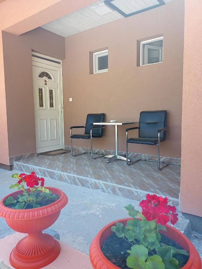 מוקרה גורה Apartmani Maksimovic מראה חיצוני תמונה
