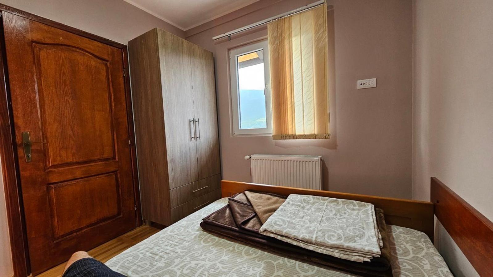 מוקרה גורה Apartmani Maksimovic מראה חיצוני תמונה