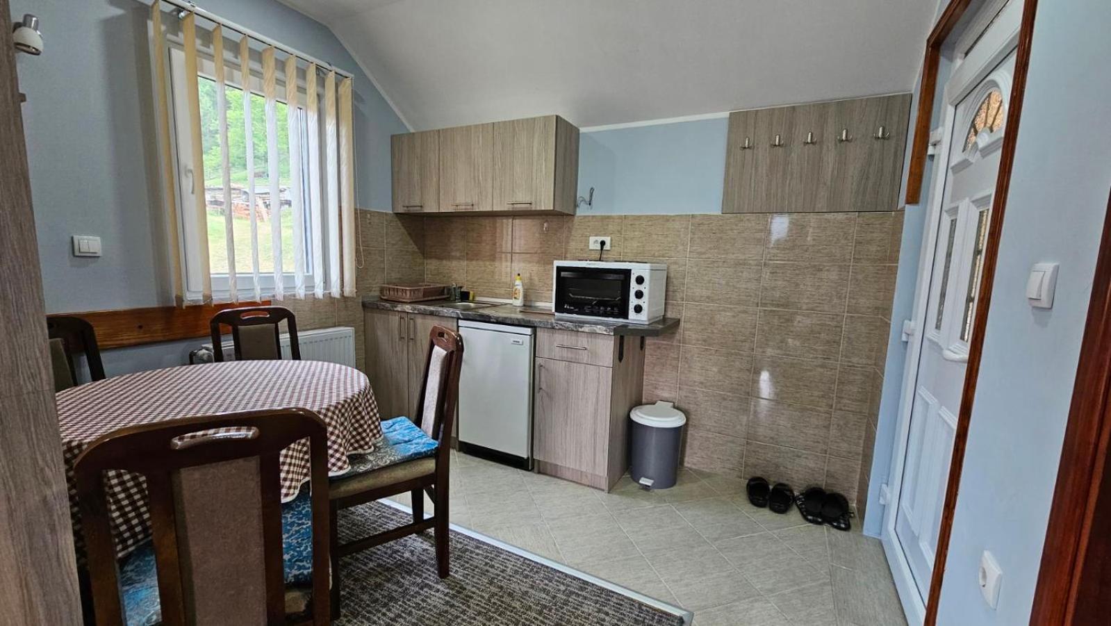 מוקרה גורה Apartmani Maksimovic מראה חיצוני תמונה