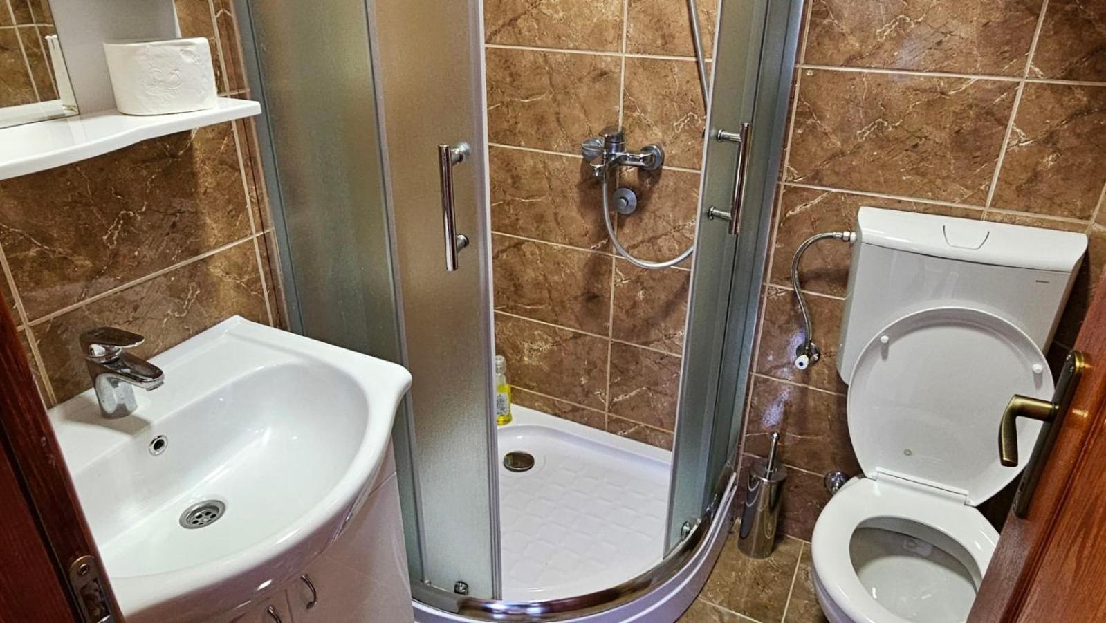 מוקרה גורה Apartmani Maksimovic מראה חיצוני תמונה