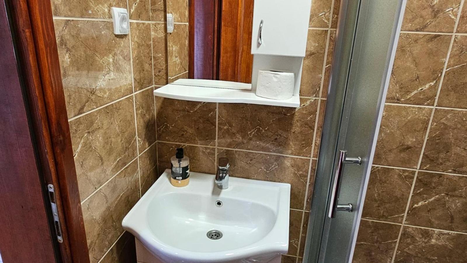 מוקרה גורה Apartmani Maksimovic מראה חיצוני תמונה